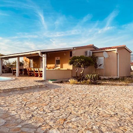 Beautiful Secluded Area Near Novalja Vacation House With Pool And Sea View Villa Lara 外观 照片